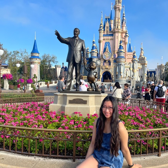 Meet your Posher, Erin - Picture 1 of 1